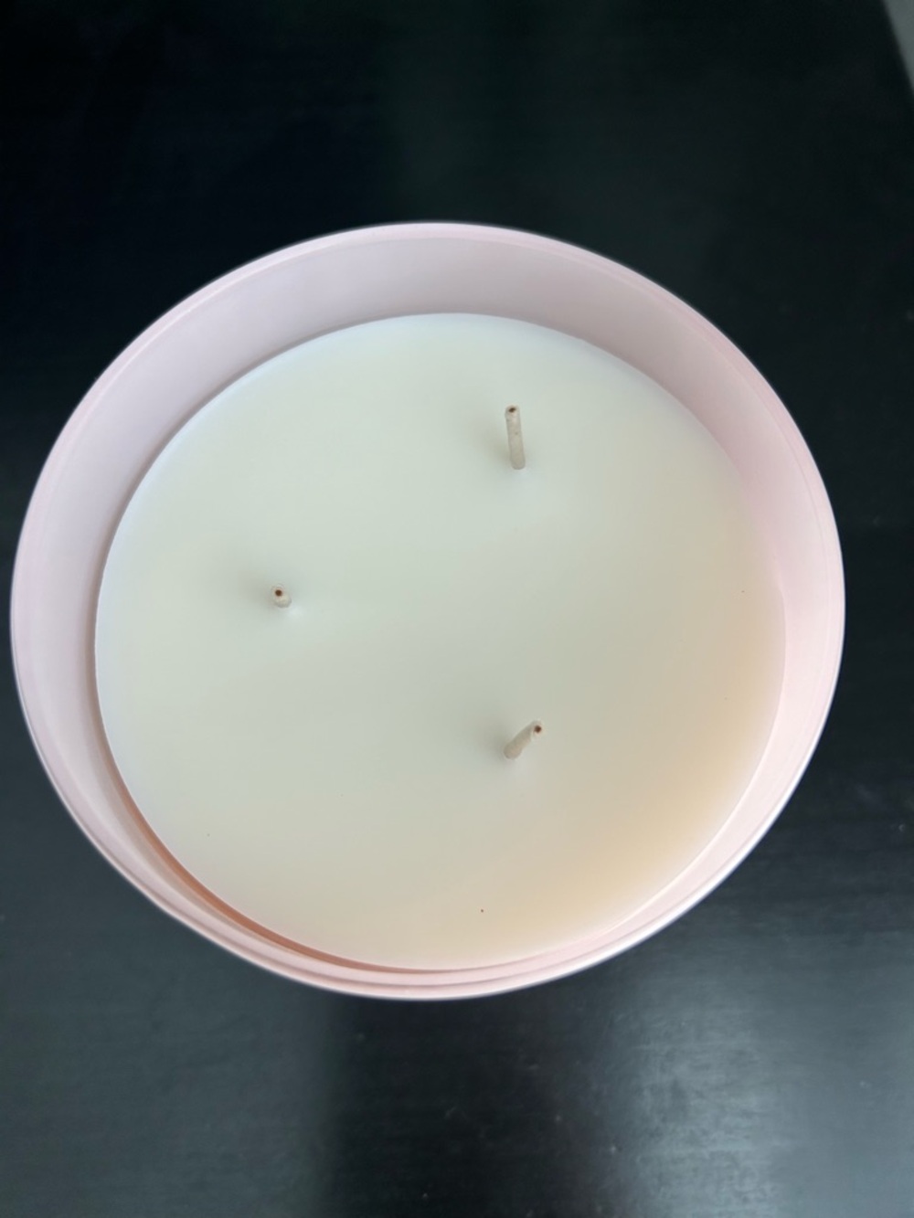 White Barn Rose Water & Ivy Candle - Picture 3 of 4